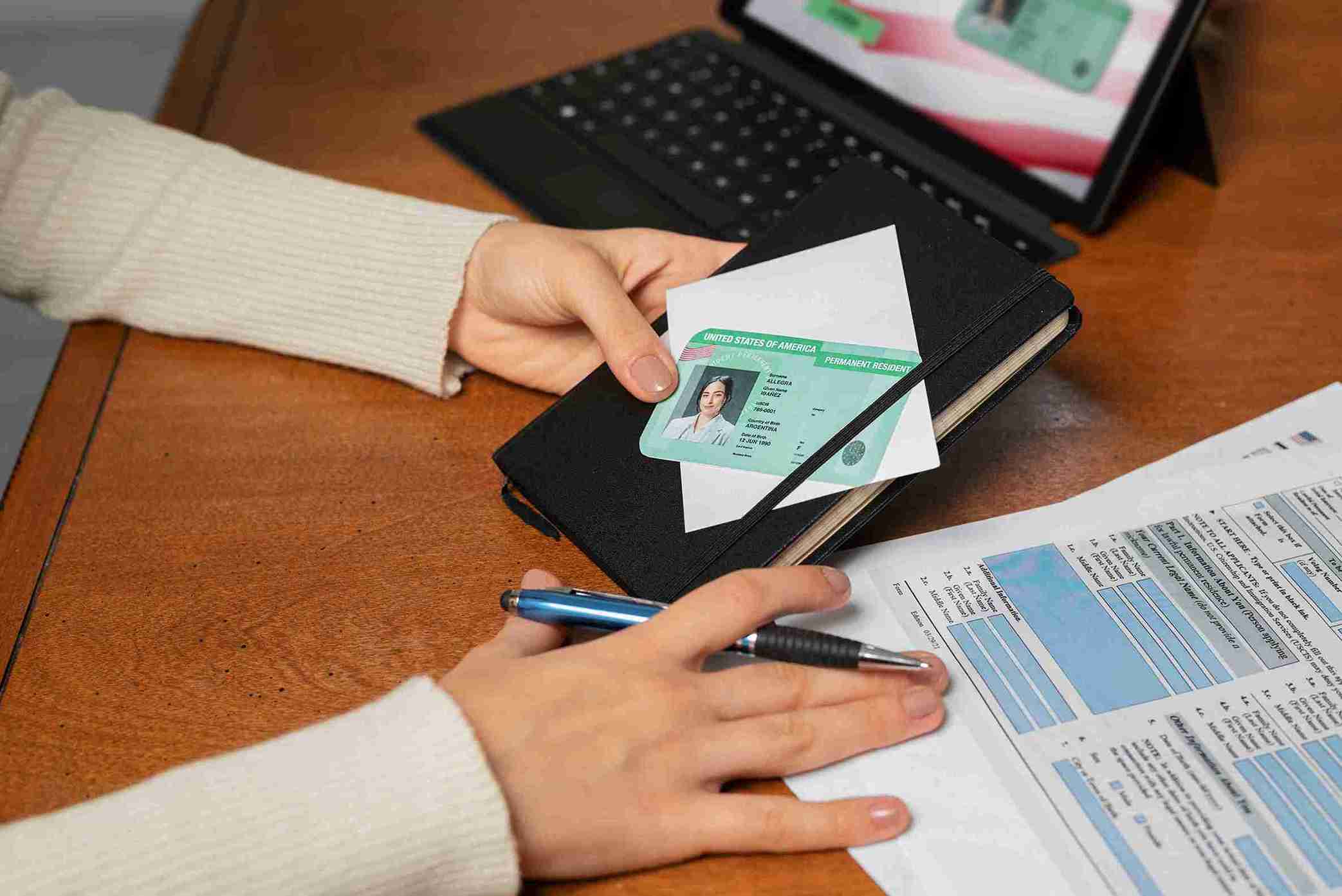 Manter o plano de saúde após demissão sem justa causa.
